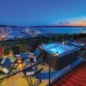 Apartman Kaštel Gomilica - CDF972