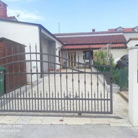 House with Beautiful Garden Fažana