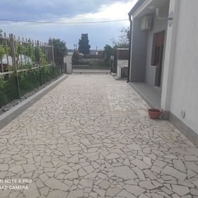 House with Beautiful Garden Fažana