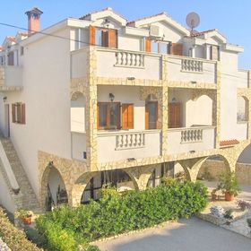 Apartments Villa Estella Srima