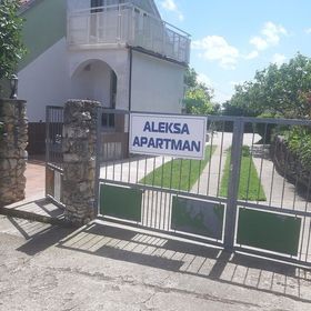 Aleksa Apartman Lesencetomaj