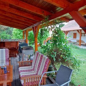 Selyemakác Vendégház Vereb