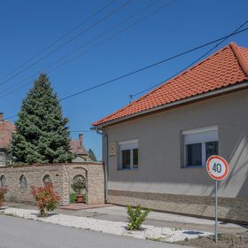 Tavirózsa Vendégház Kiszombor