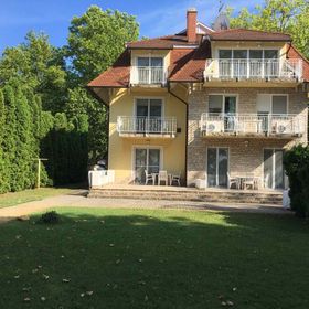 Platán Apartmanház Balatonföldvár