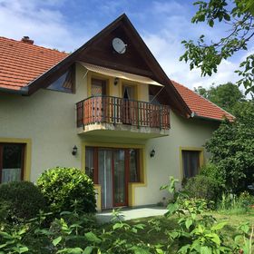 Napraforgó Apartman Gyenesdiás