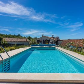 House Carpe Diem Jurdani