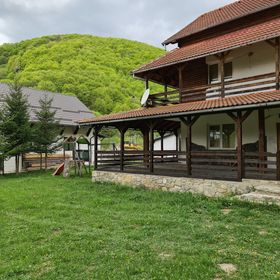 Vila Roua Muntilor Moroeni