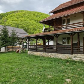 Vila Roua Muntilor Moroeni