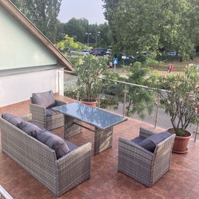 Castellum Panzió Gyula