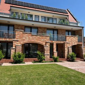 Castellum Panzió Gyula