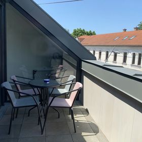 Four Seasons Downtown Apartment Siófok