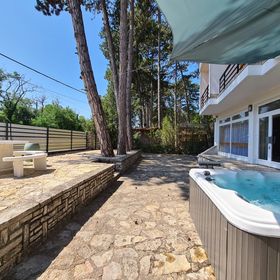 Öt Fenyő Apartmanház Siófok