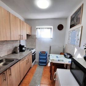 Mézesház Kisjakabfalva