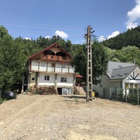 Casa Valentin Căpățânenii Pământeni