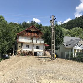 Casa Valentin Căpățânenii Pământeni