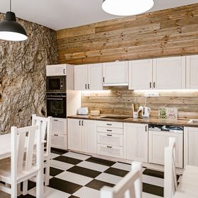 Sziklavendégház*** Veszprém