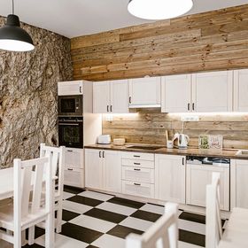 Sziklavendégház*** Veszprém