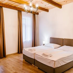 Sziklavendégház*** Veszprém