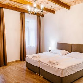 Sziklavendégház*** Veszprém