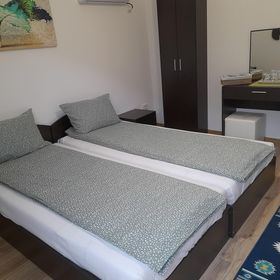 Căsuțele Danca Mraconia Eșelnița ***