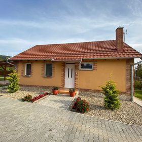 Búbánatvölgy Cseresznyevirág Vendégház Esztergom