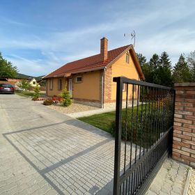 Búbánatvölgy Cseresznyevirág Vendégház Esztergom