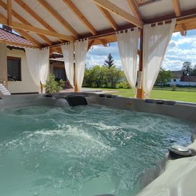 Szőlőszem Vendégház Abádszalók