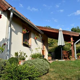 Zergeboglár Vendégház Ajkarendek