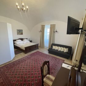 Széchenyi Kúria Monok