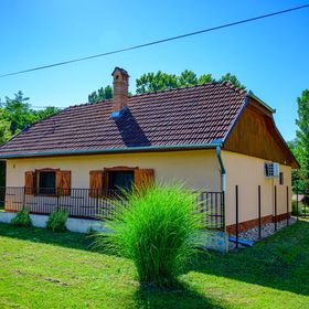 Barackos Vendégház Biharugra