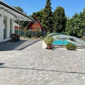 Ezüstpart Apartman Makád