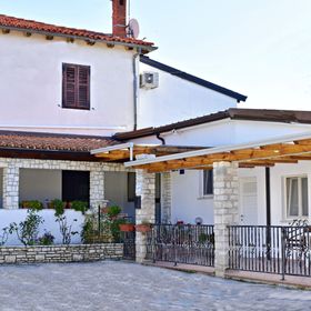 Apartmani Anna Zambratija