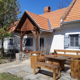 A'la Maison Vendégház Szentbékkálla