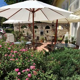 Hencz Vendégház Balatonakarattya