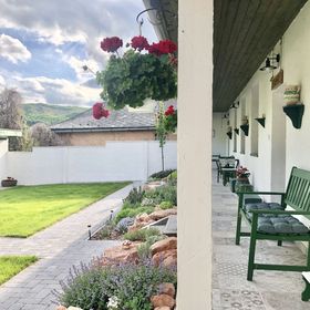 Ladislaus Schnaps-Haus Falusi Vendégház Csolnok