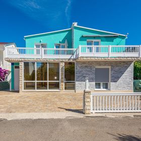 Apartmanok Parkolóhellyel Vir - 18517