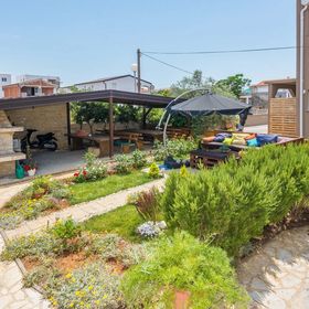 Apartmanok Parkolóhellyel Vir - 18518