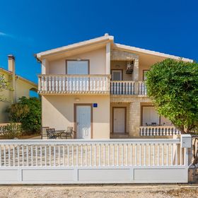 Apartmanok Parkolóhellyel Vir - 18561