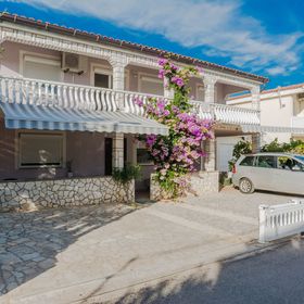 Apartmanok Parkolóhellyel Vir - 18569