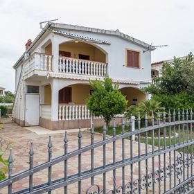 Apartmanok A Tenger Mellett Vir - 18570