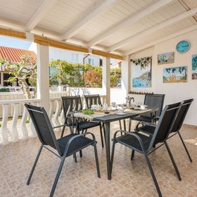 Apartmanok A Tenger Mellett Vir - 18586