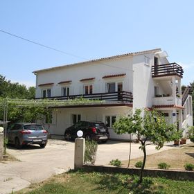 Apartmanok Parkolóhellyel Silo, Krk - 18763 Šilo