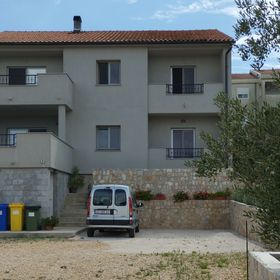 Apartmanok Parkolóhellyel Tkon, Pasman - 19127 Tkon