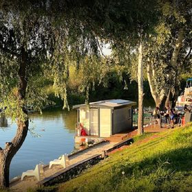 Stég Úszóházak Tiszafüred