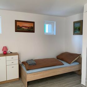 Cserepes Szálláshely Romhány