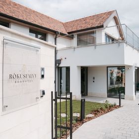 Rókusfalvy Borhotel Etyek