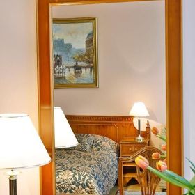 Hotel Kolonáda Karlovy Vary II