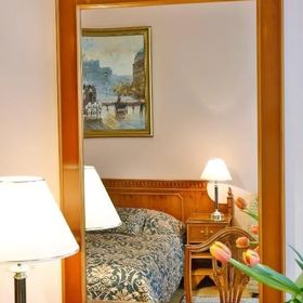 Hotel Kolonáda Karlovy Vary II