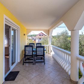 Apartman Gornji Karin - CDI141