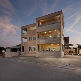 Apartments Vista Royal Vir